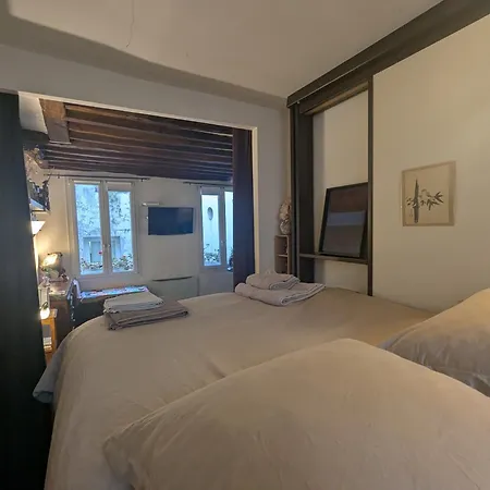 Apartment Cosy Loft Marais Spirit